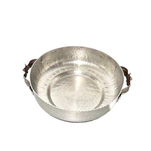 VTG Rodney Kent Hand Hammered Aluminum Bowl with Embossed Tulips & Tulip Handle - Picture 8 of 9